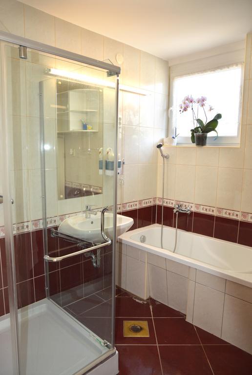 Appartement Benedekné Háza à Gyenesdiás Extérieur photo